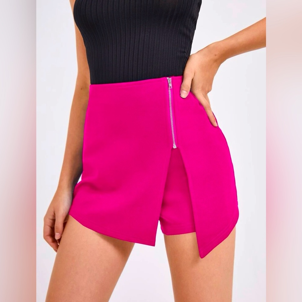Zip up asymmetrical hem skort